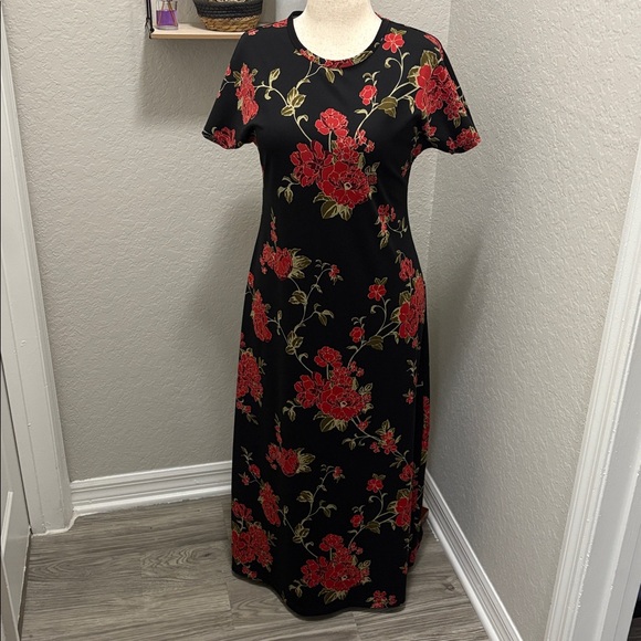 LuLaRoe Maria Maxi Dress Black & Red Floral 2009 - Picture 1 of 5